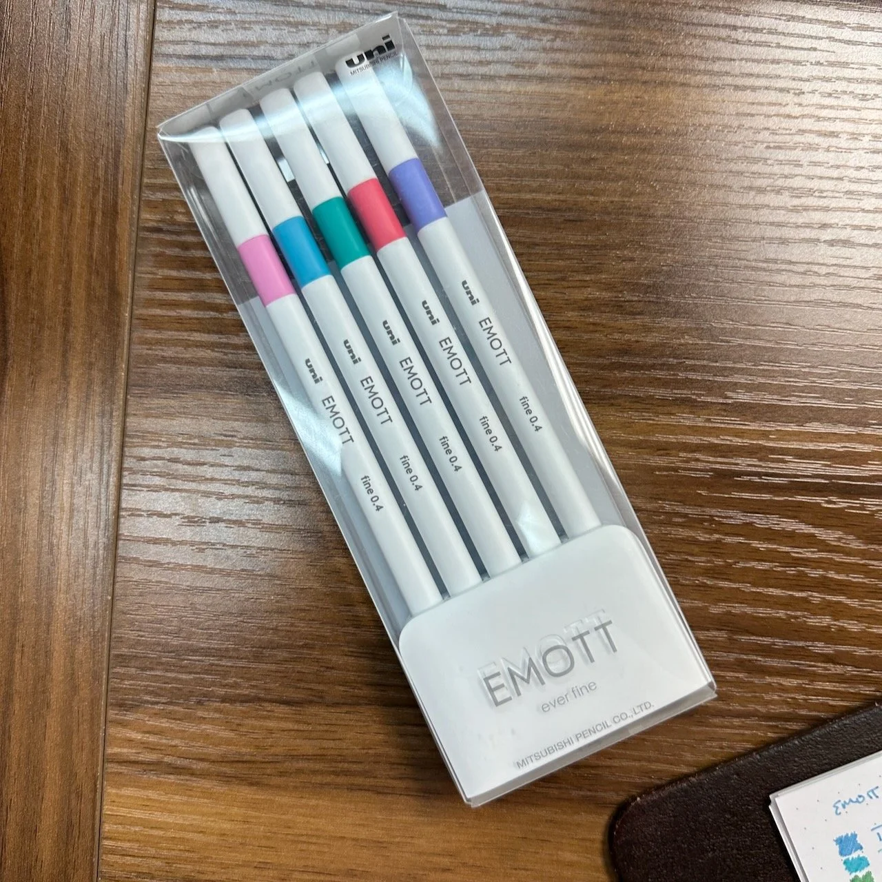 Uni EMOTT No. 5 Candy Pop Color