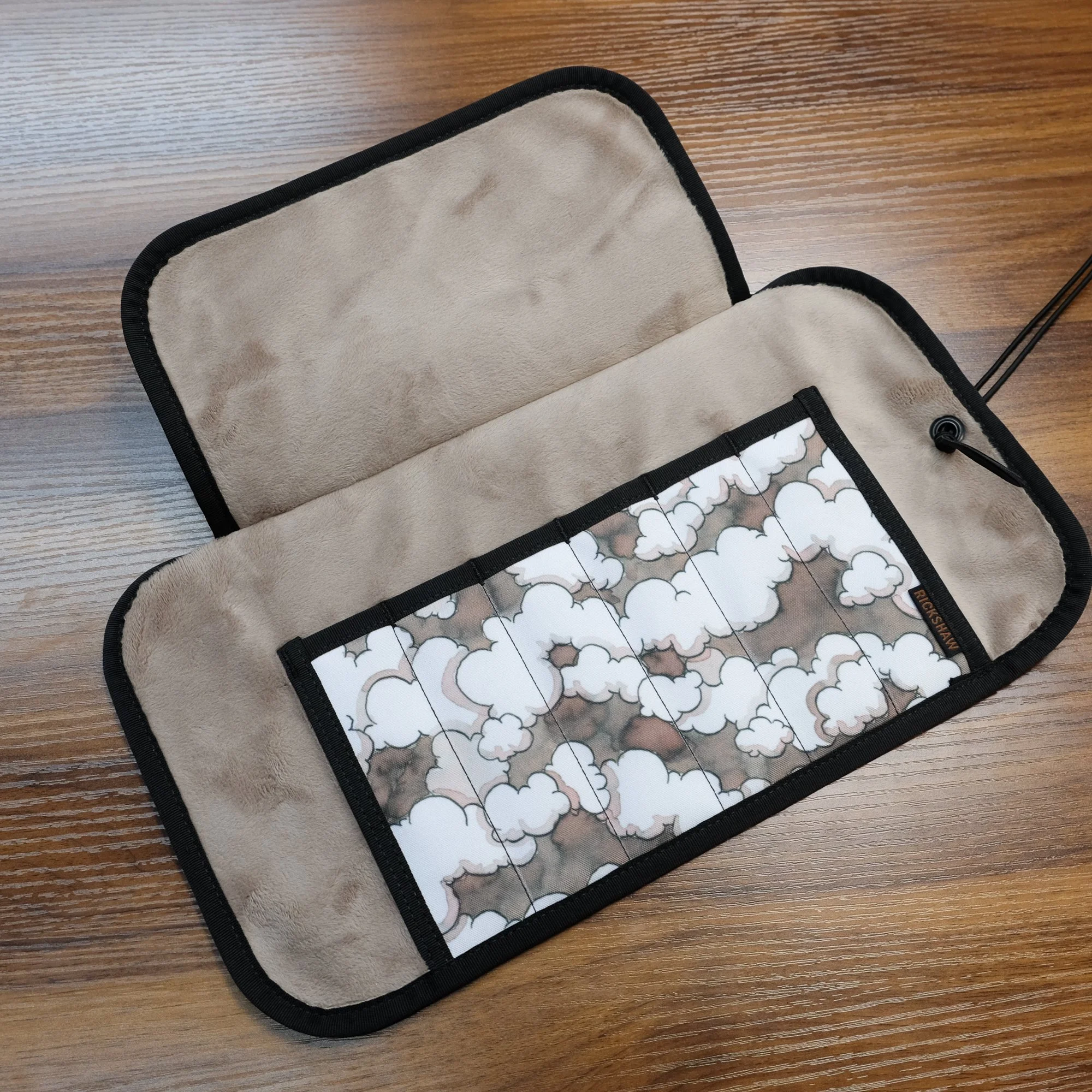 Rickshaw 6-Pen Deluxe Coozy Roll (Brown Clouds)