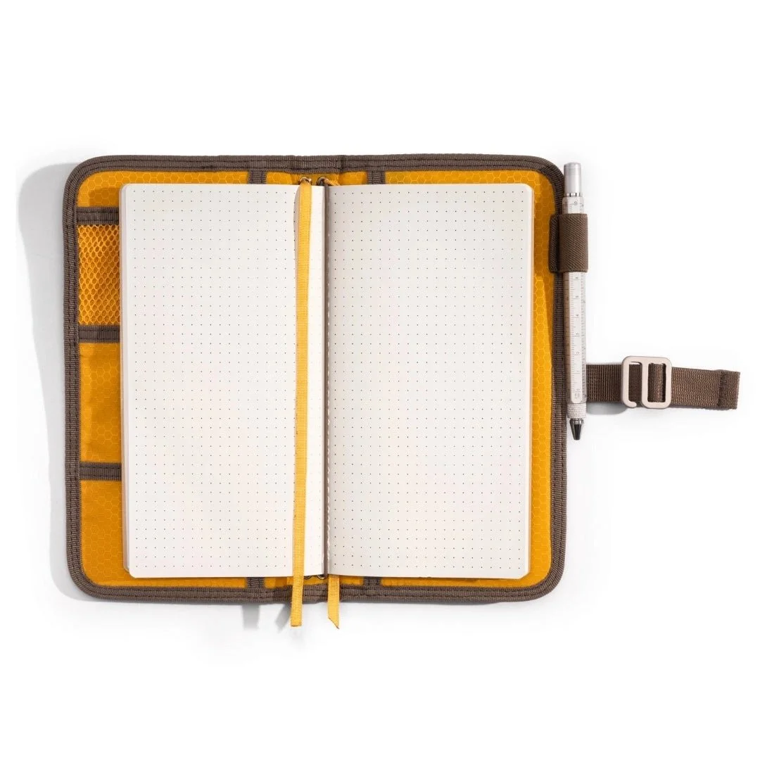 Lochby Voyager Charcoal (Gold Interior Open)