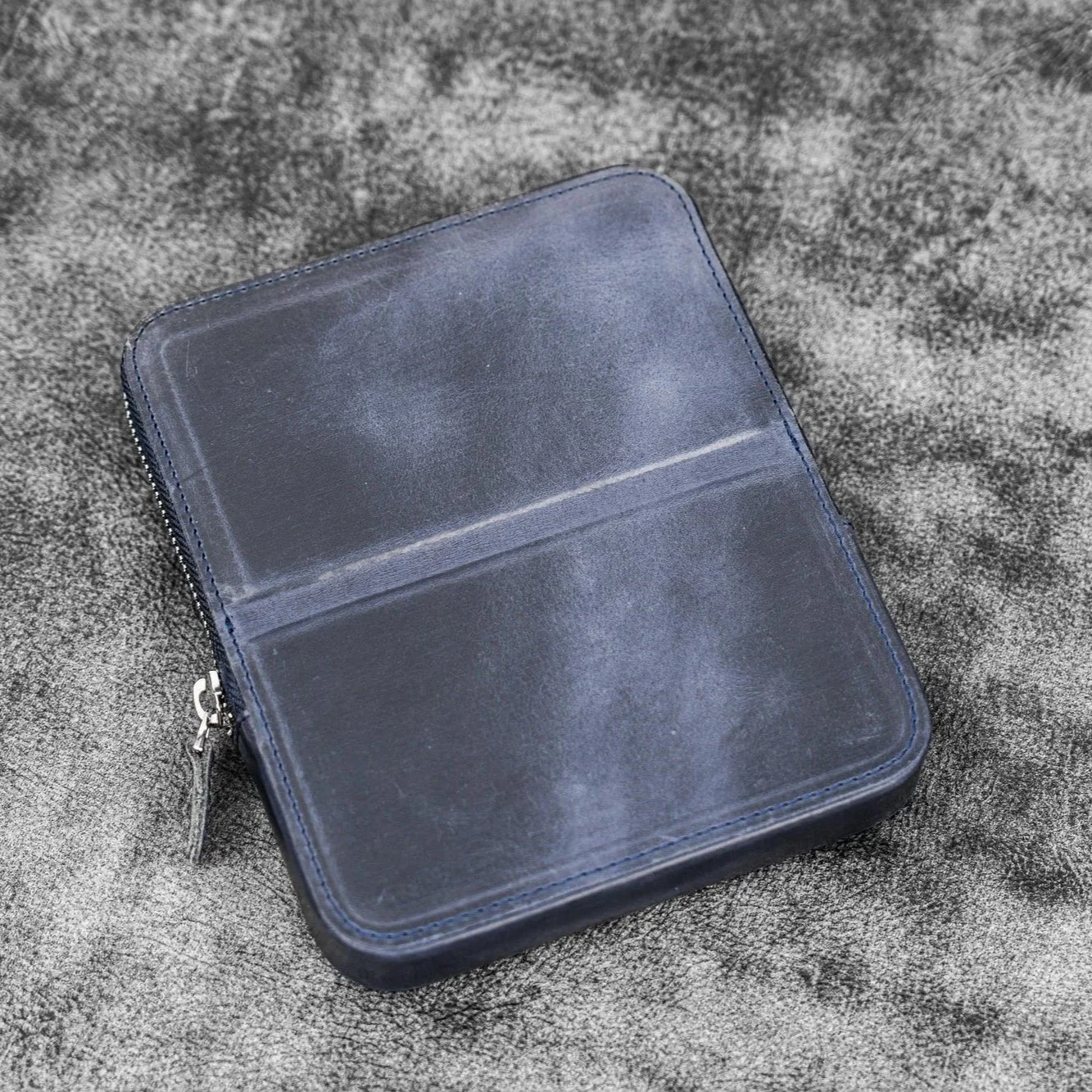 Galen Leather Magnum Opus 6 Pen Case Crazy Horse Blue Closed