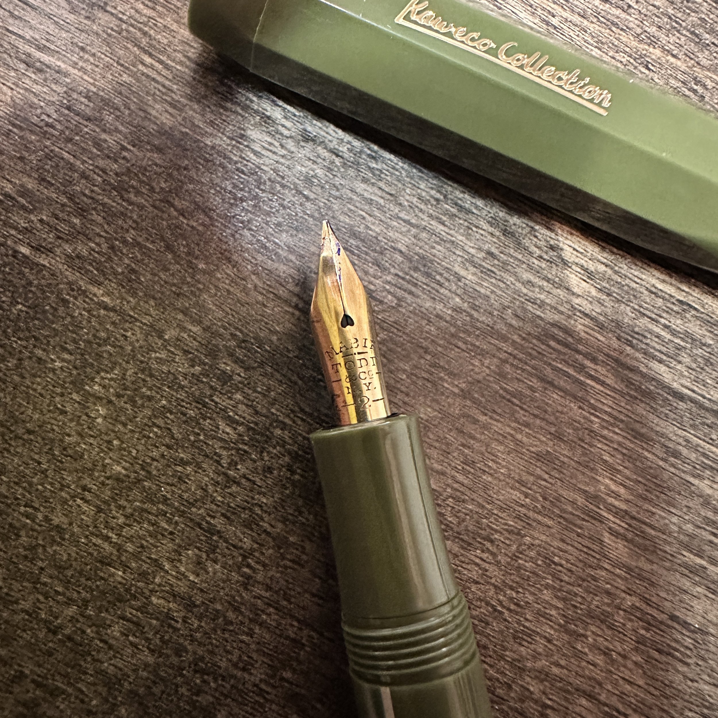 RETRO GREEN GENERAL WRITING PENCIL