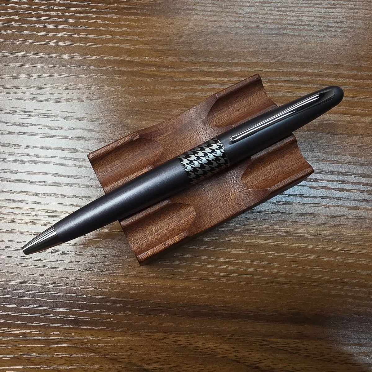 Pilot Metropolitan Ballpoint  (Gray Retro Pop)