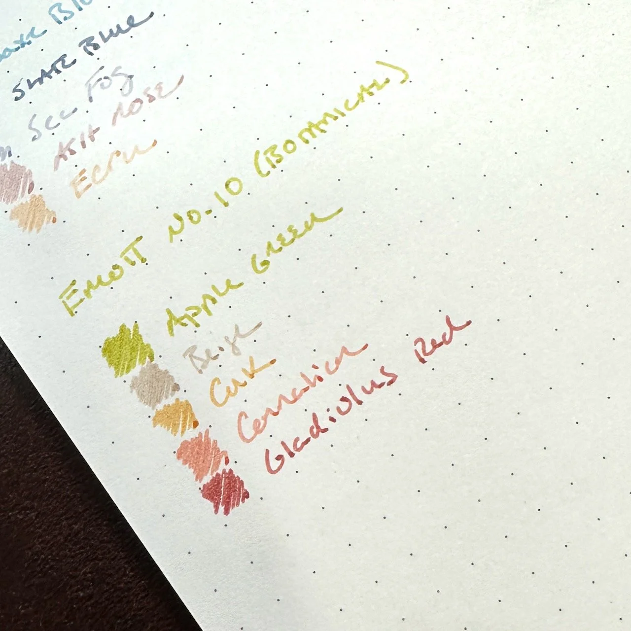 Uni EMOTT No. 10 Botanical Color Swatch