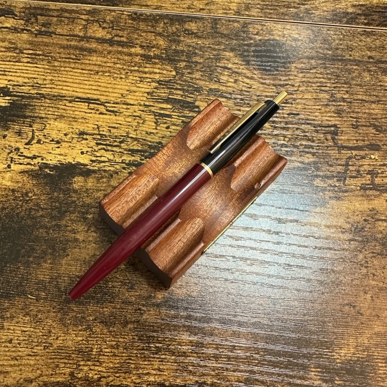 Anterique BiColor Ballpoint (Maroon + Pitch Black)