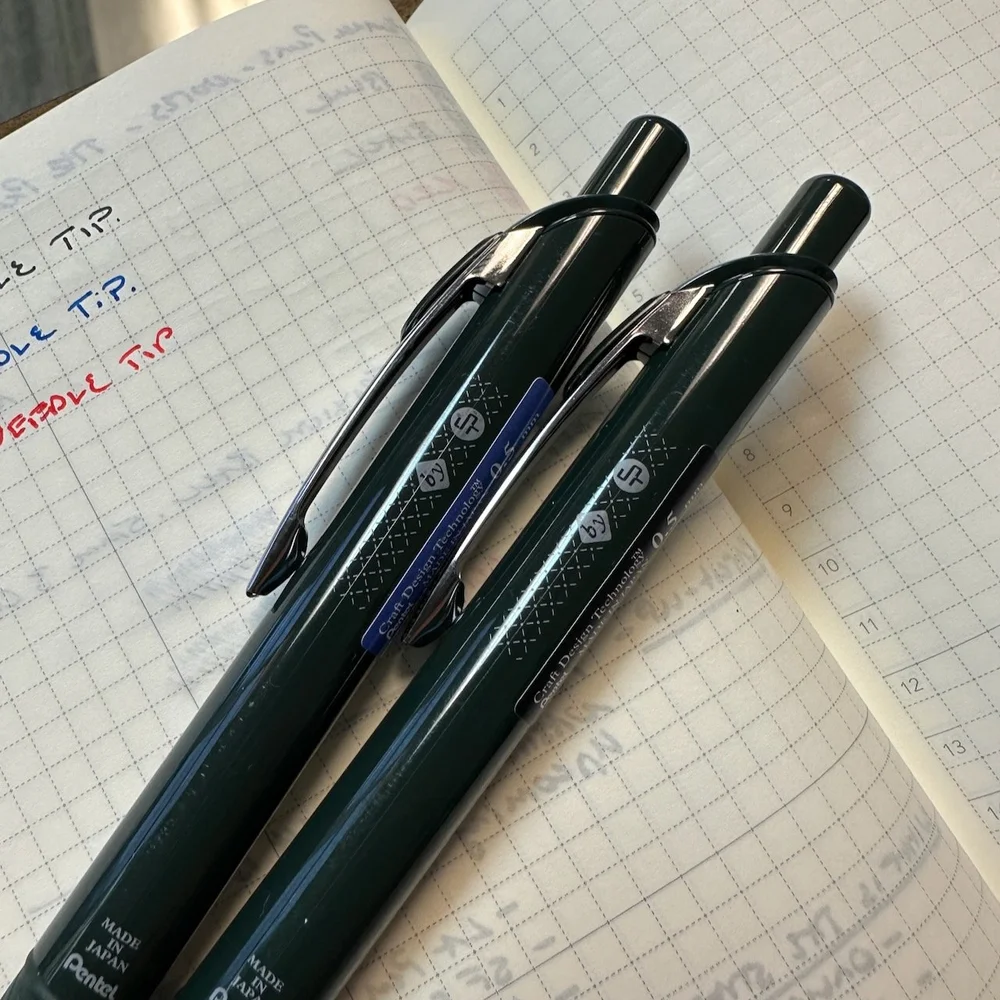 クラフトデザインテクノロジーCDT　鉛筆 Pentel Japan CDT Special Edition Energel Knock Pen (.5mm) — The Gentleman Stationer