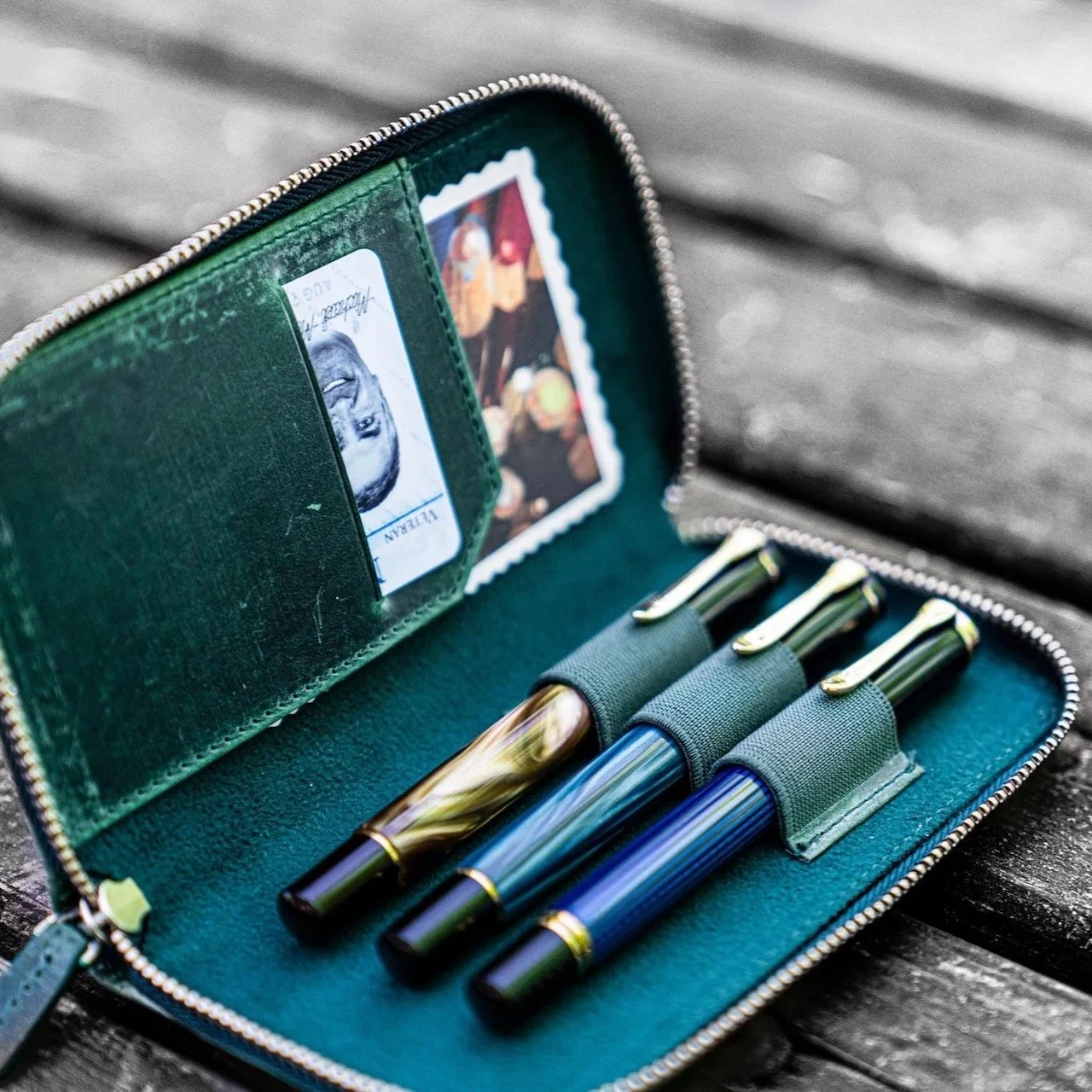 Galen Leather 3-Pen Zippered Case Crazy Horse Green Interior