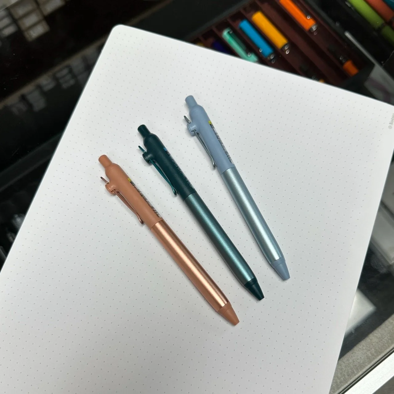 Uni Zento Flow Gel Pens