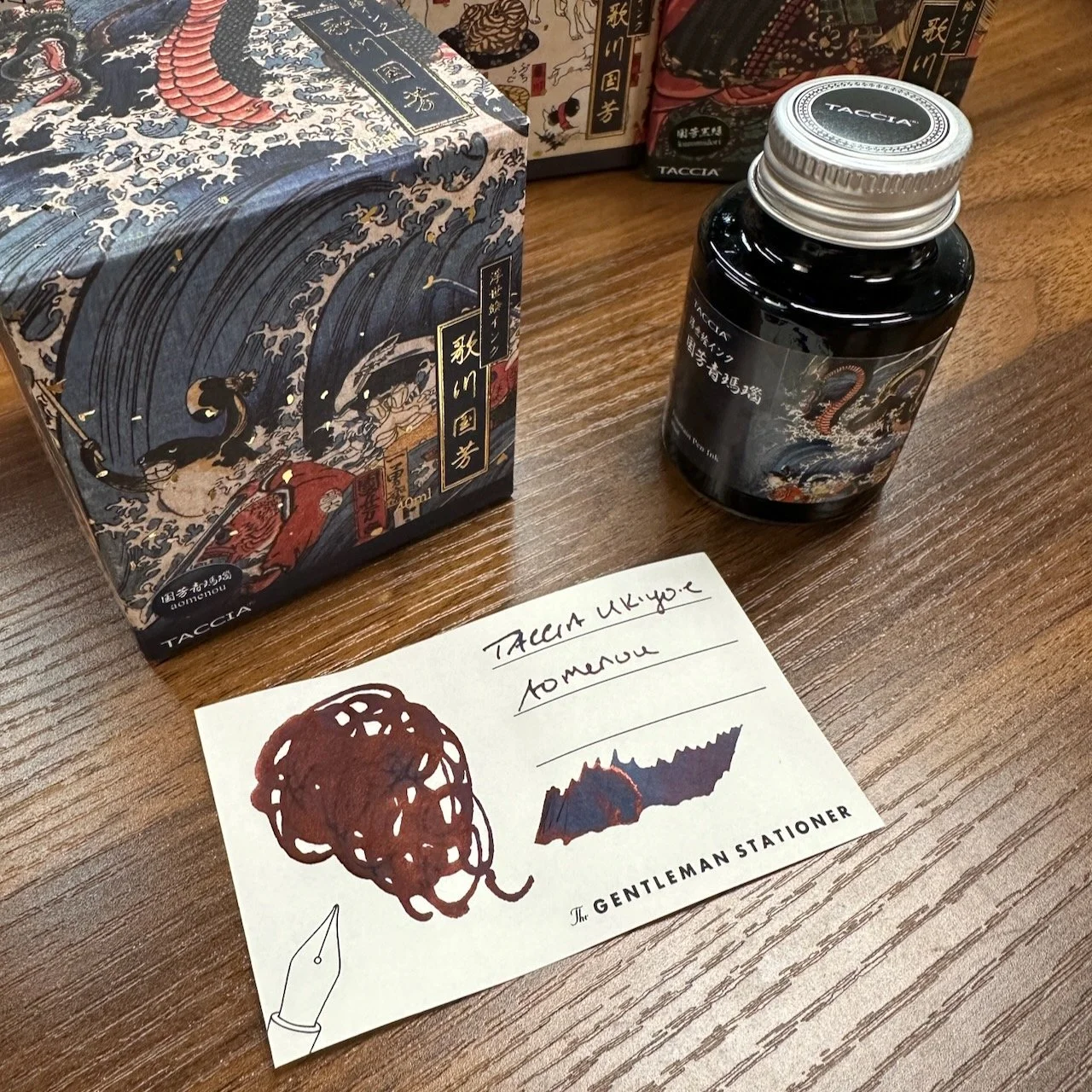 Taccia Ukiyo-e Kuniyoshi Aomenou Bottle