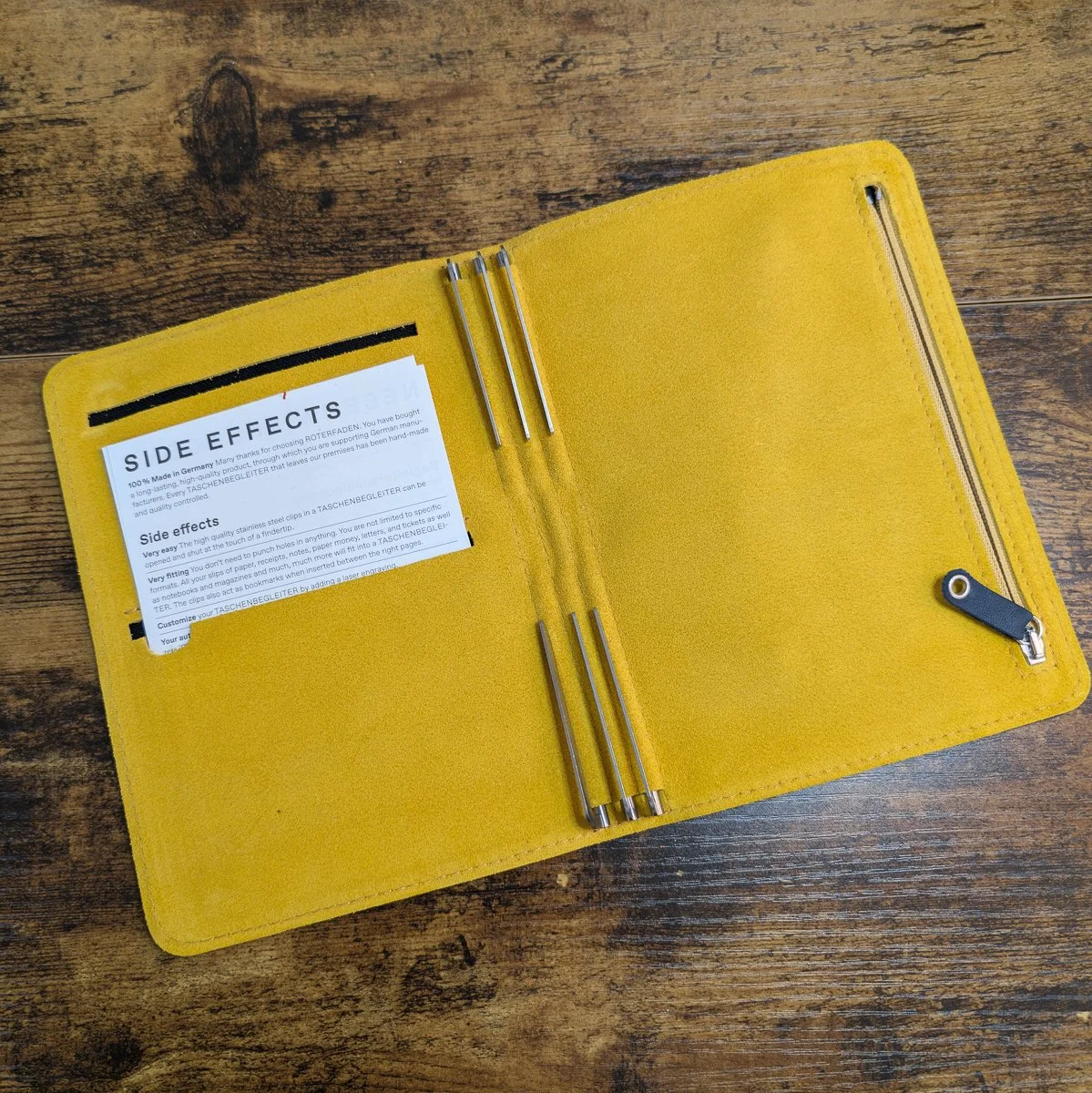 Roterfaden Smoke Blue Honey B6 Interior