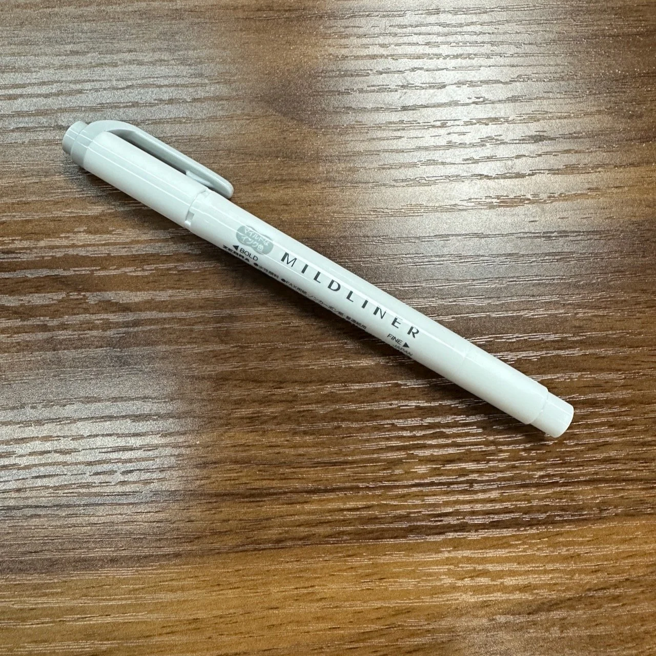 Zebra Mildliner Grey (MGR)