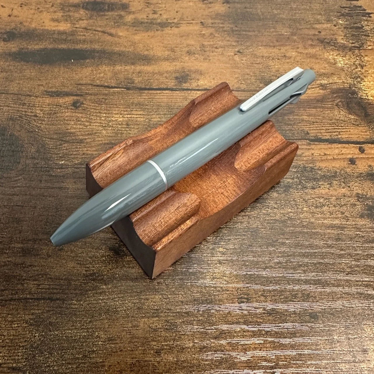 Uni Jetstream Light Touch 4+1 Gloss Grey