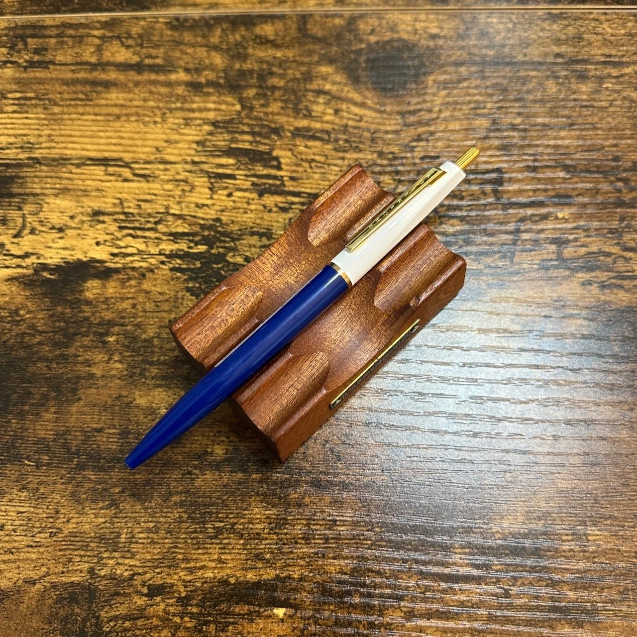 Anterique BiColor Ballpoint (Navy Blue + Pure White)