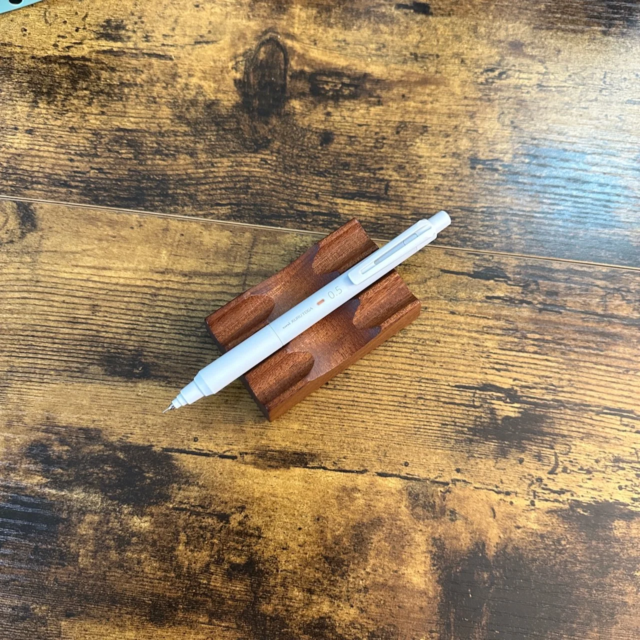 Uni Kuru Toga KS Mechanical Pencils  (Light Grey)