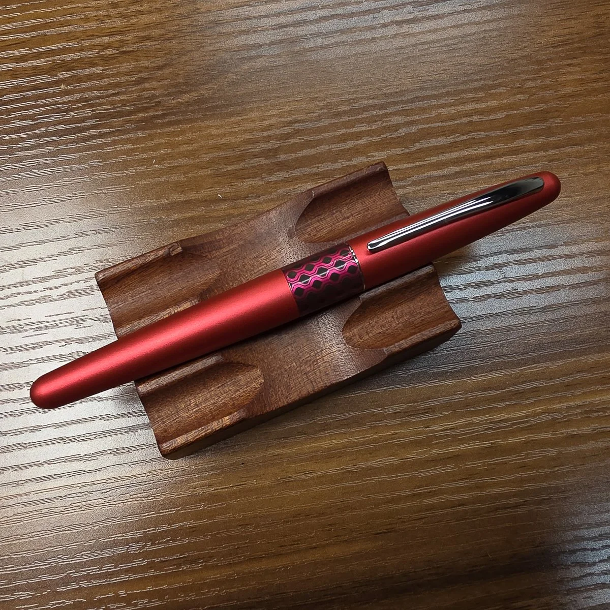 Pilot Metropolitan Rollerball (Red Retro Pop)