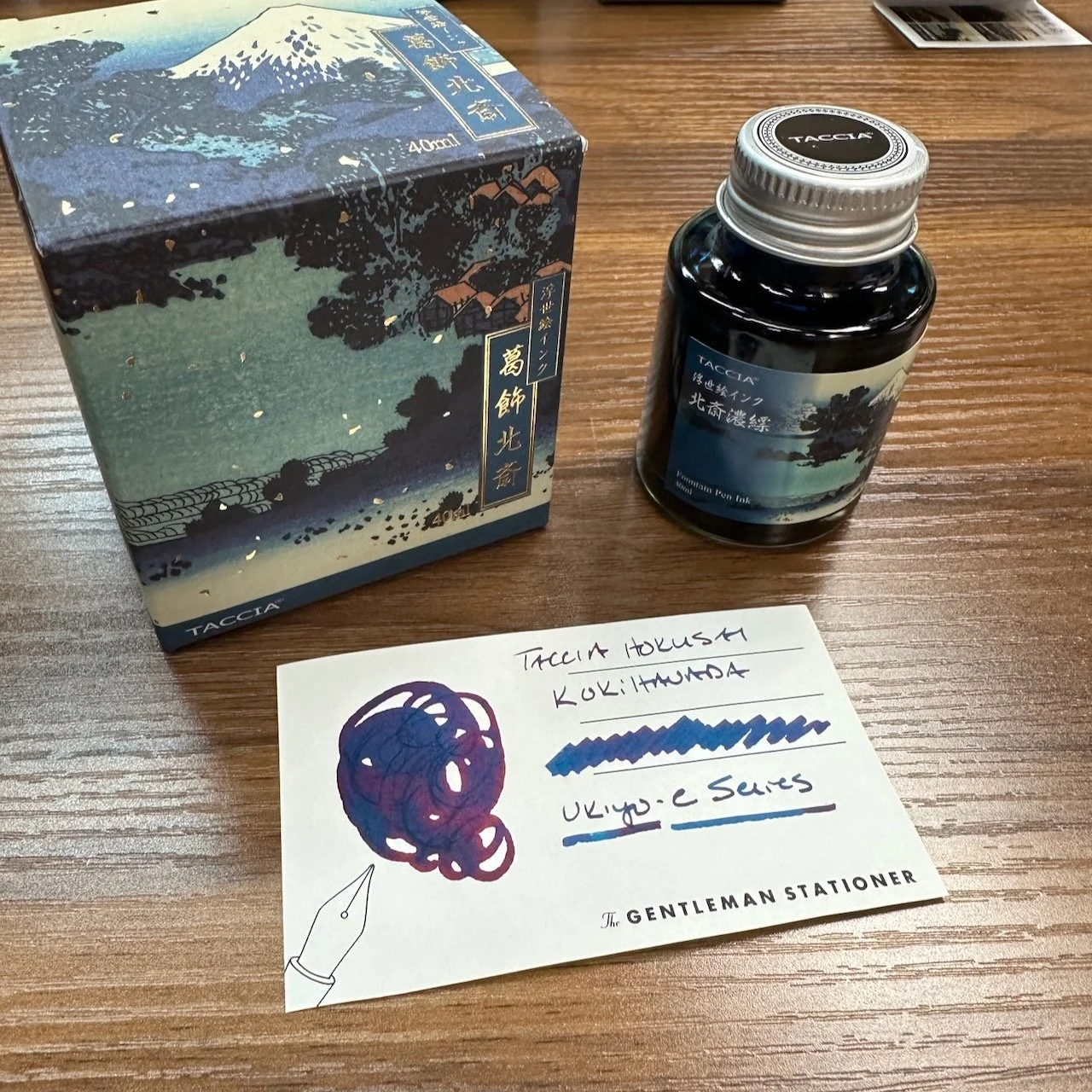 Taccia Ukiyo-e Hokusai Kokihanada Bottle