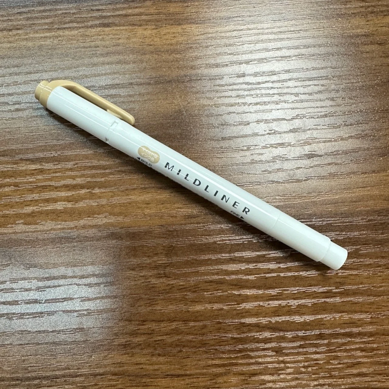 Zebra Mildliner Beige (MBE)