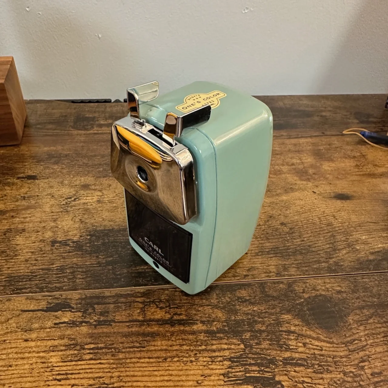 Carl Angel-5 Premium Chameleon Green (front)