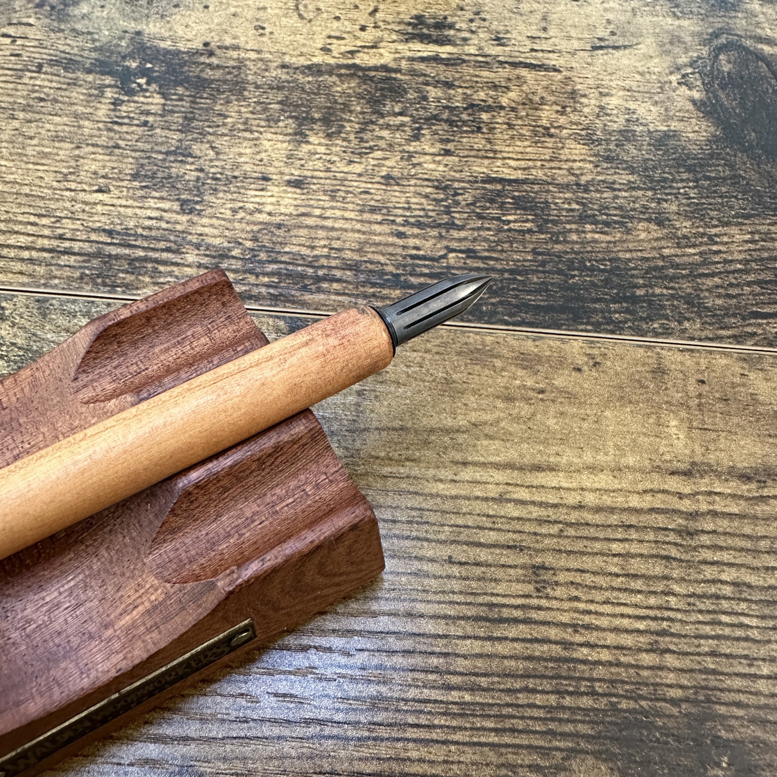Kakimori Nib Holder Walnut with Nib