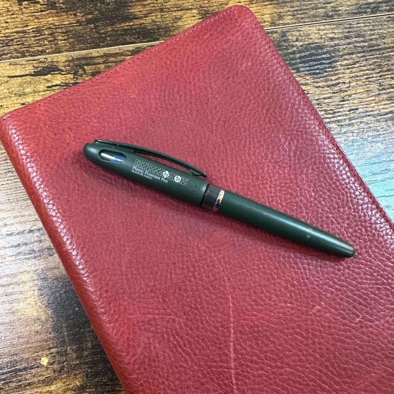 CdT Pentel Tradio on Leather Notebook