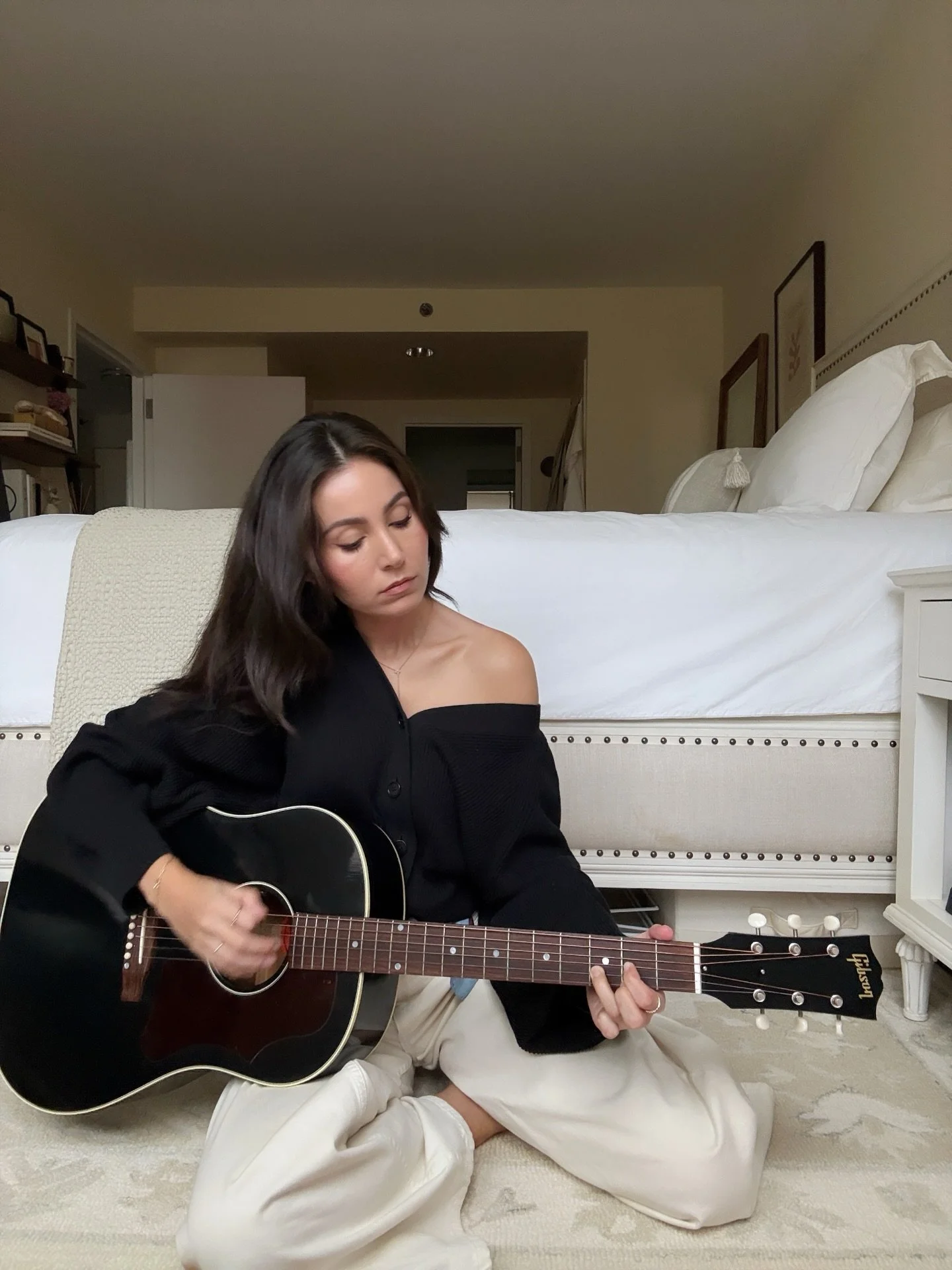 writing mode 🎵🎶 

#newmusic #newartist #gibson