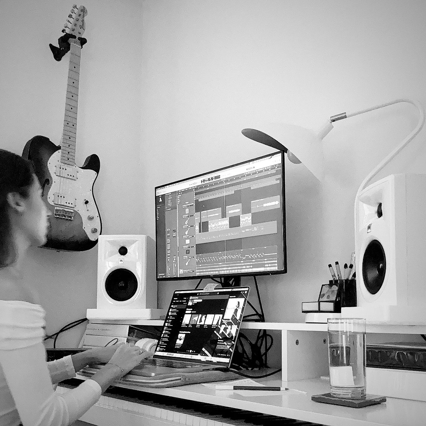 Live from Mixland ⛅️🎵🎶✨ avoiding demo-itis 🙃 

#music #songwriter #musicmixing #production #newartist