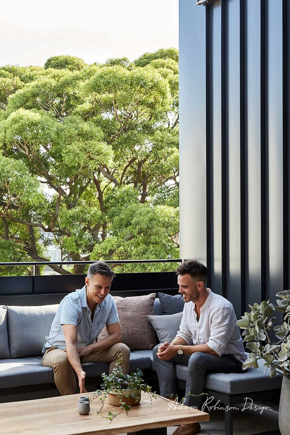 ©-Adam-Robinson-Design-One-Balcony-Four-Ways-with-Harbour-Outdoor-1976-URBAN-06.jpg