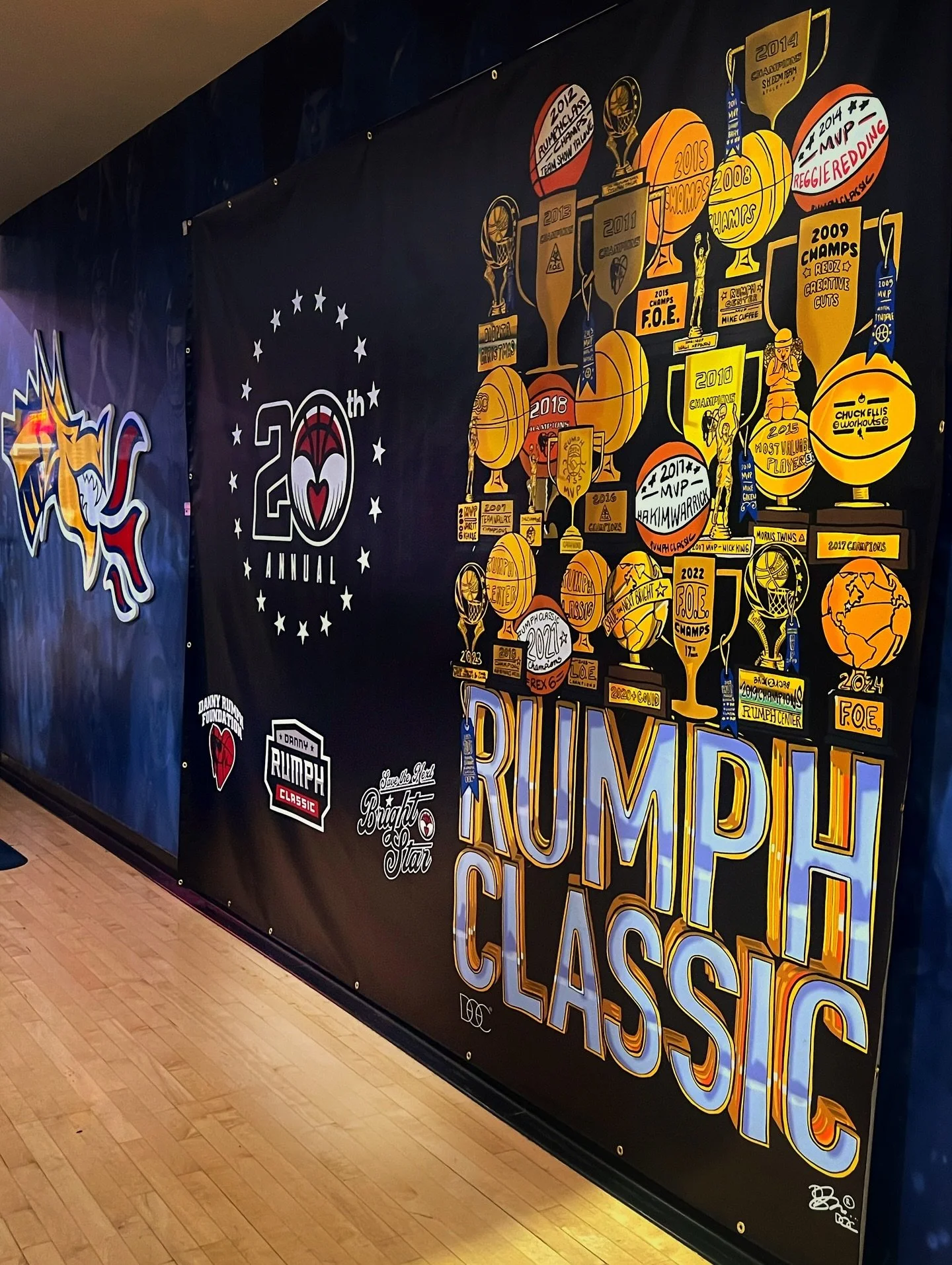 Standing room only at Champjonship Monday at the @rumphclassic Drexel University. Congrats to @morakm3 and the Rumph Team for doing it for 20 years.
Check out the artwork I contributed for the event and also some tees hoodies and shorts.
#HadToBeTher