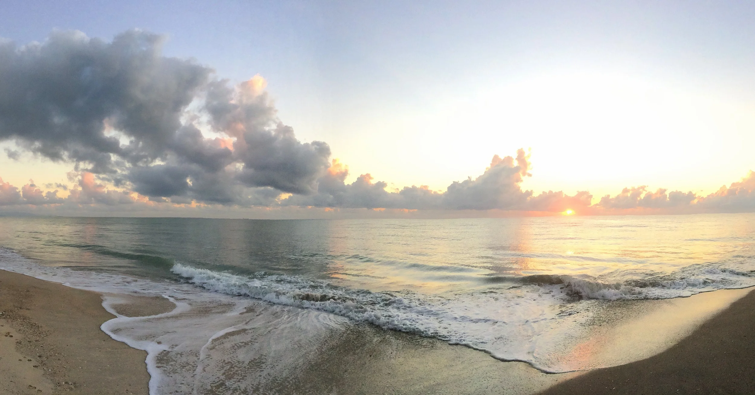 Sunrise in Khanom..a sight for sore eyes. 