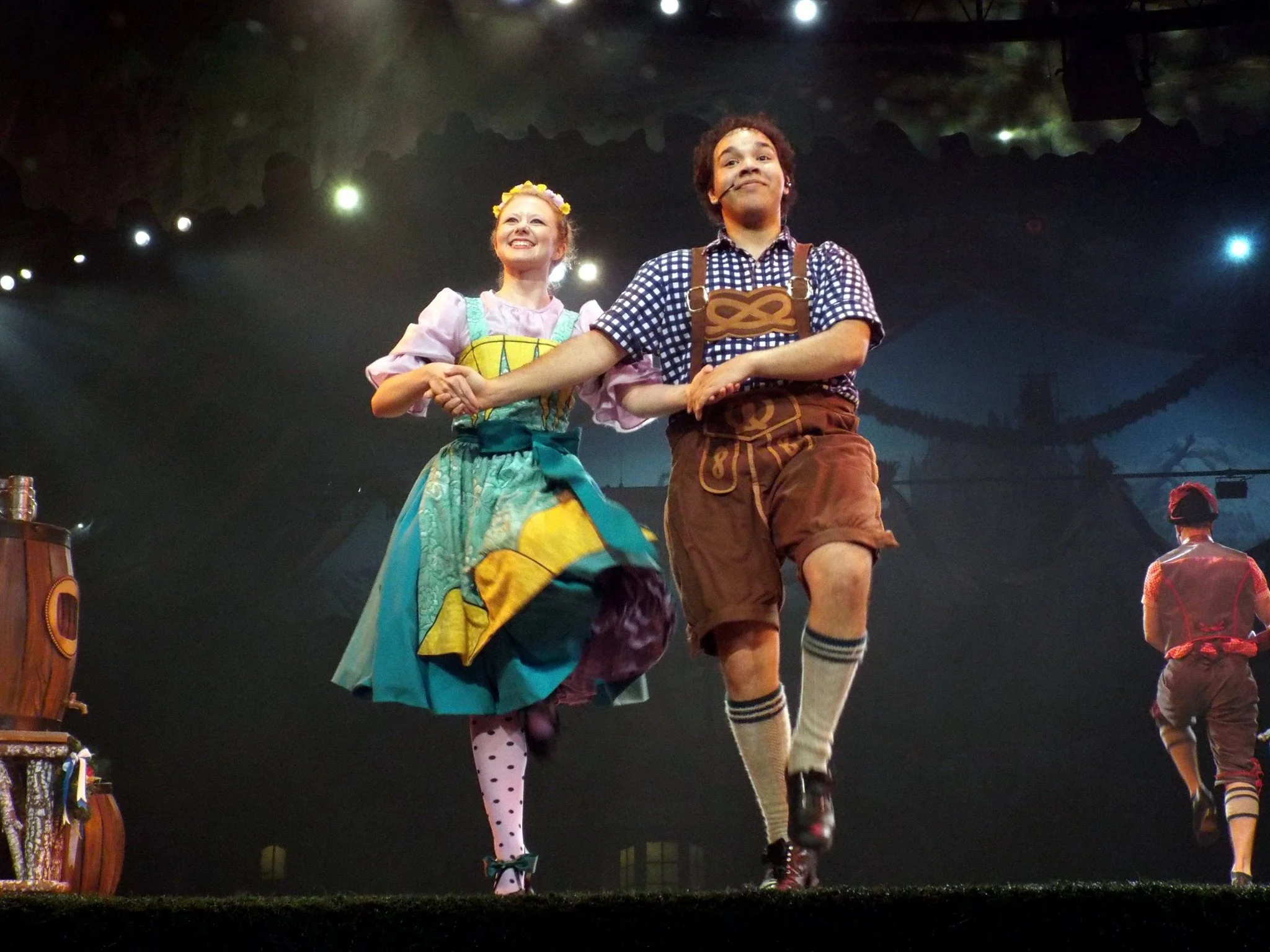 Roll Out the Barrel Busch Gardens Williamsburg Dir./Chor. Jennifer Jancuska July 2016 Photographer: Frank Forrester