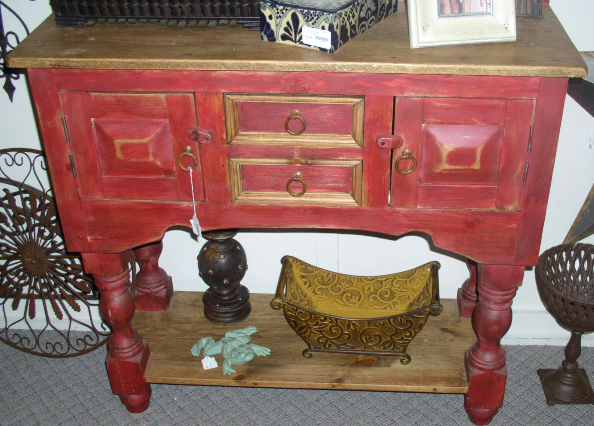 TURNLEG CHIHUAHUA BEFFET 36TX X 40W X 15D.jpg