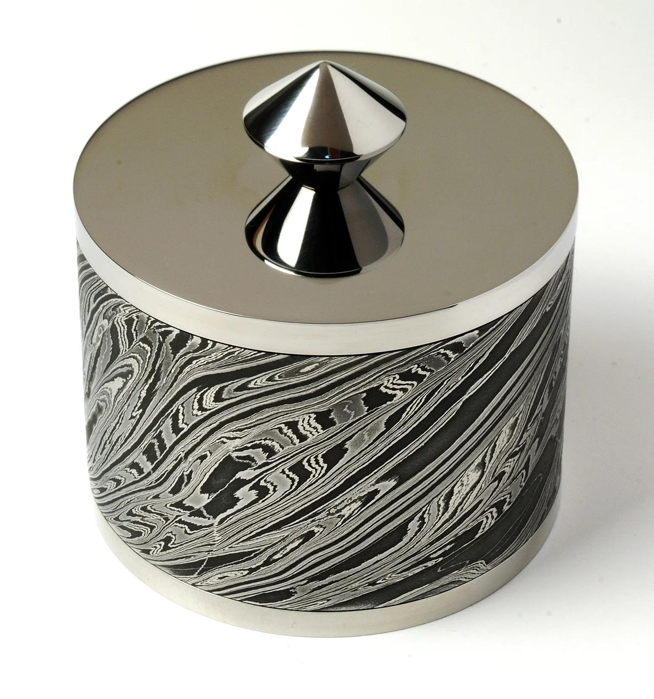 Lidded trinket box by Mick Maxen