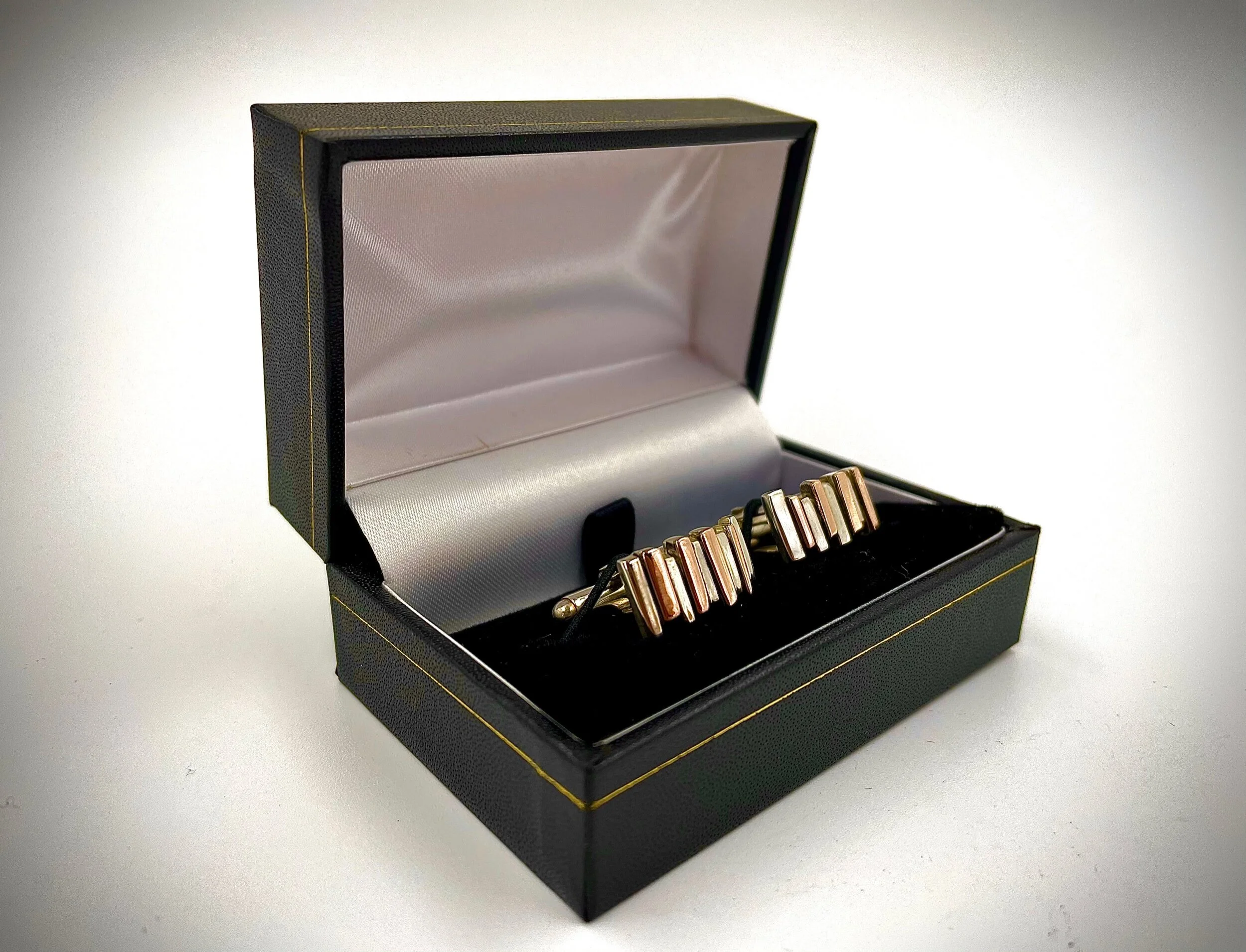 2AD37719-8BDF-4F3A-9F43-828373B51E78