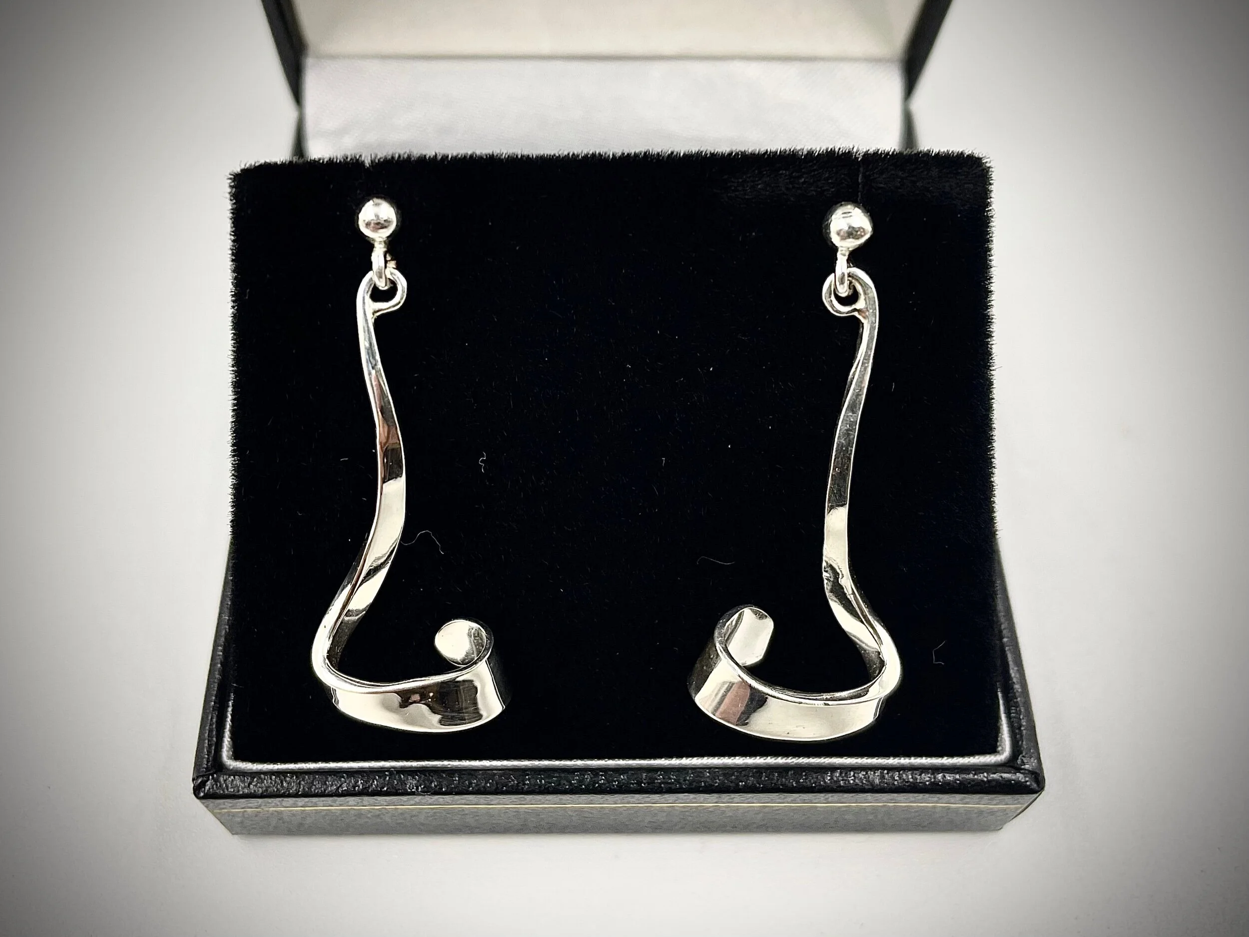 C4E8CF83-2F35-49CC-8D4D-4CA25655EFF7