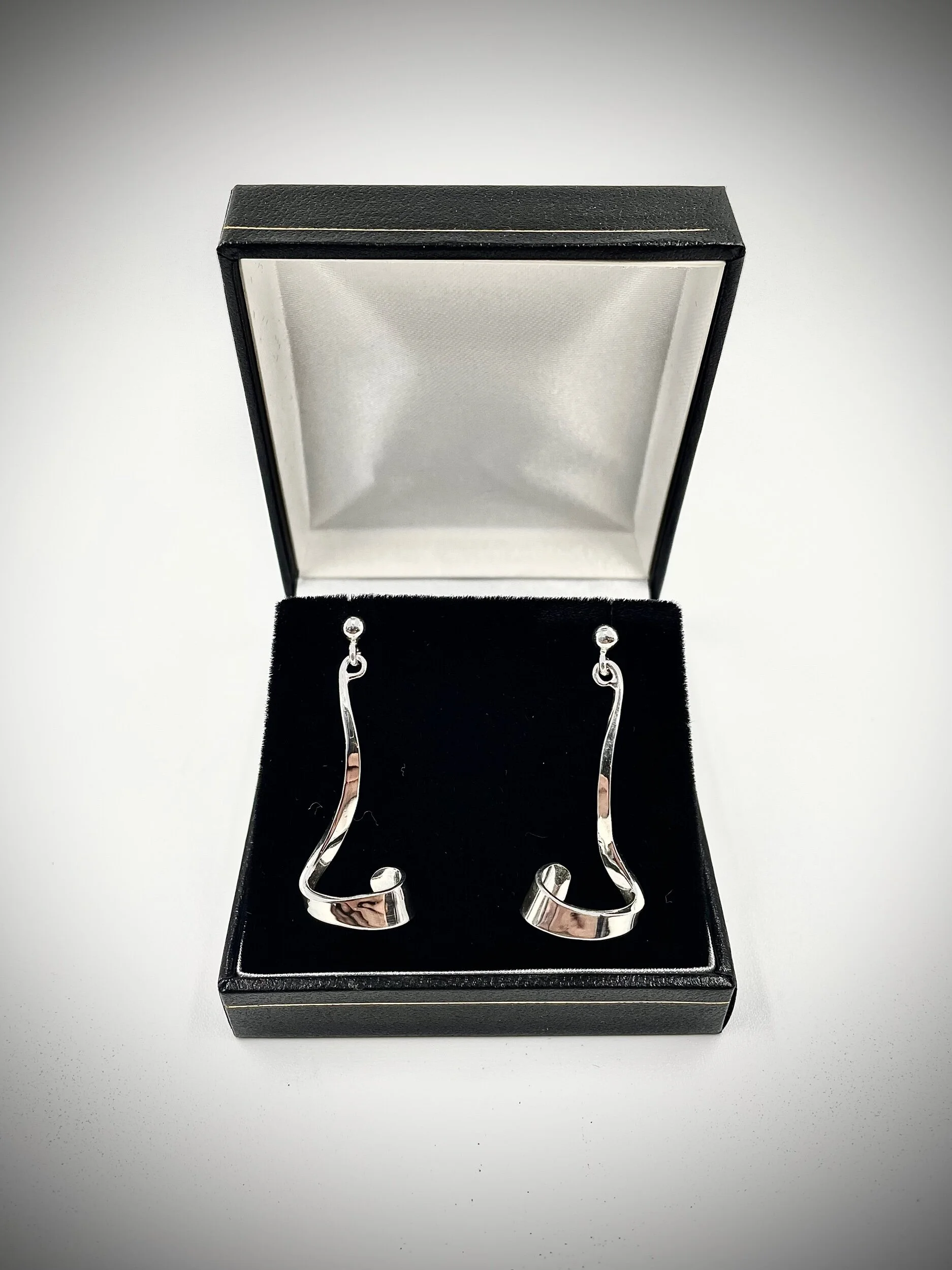 7DC84AD8-BAC0-47B9-AC29-F0BE5DE81E63