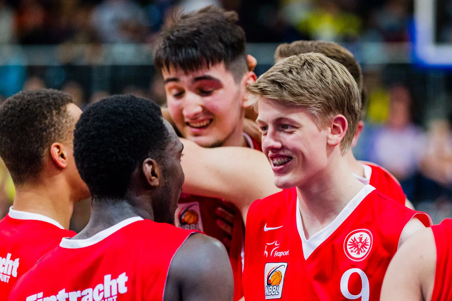 HAGEN, GERMANY - Mai 16, 2015: während des Nachwuchs Basketball Bundesliga (NBBL) Halbfinal-Spiels zwischen Phoenix Hagen Juniors (U19) und Eintracht Frankfurt / FRAPORT SKYLINERS (U19) in der ENERVIE Arena in Hagen, Deutschland.