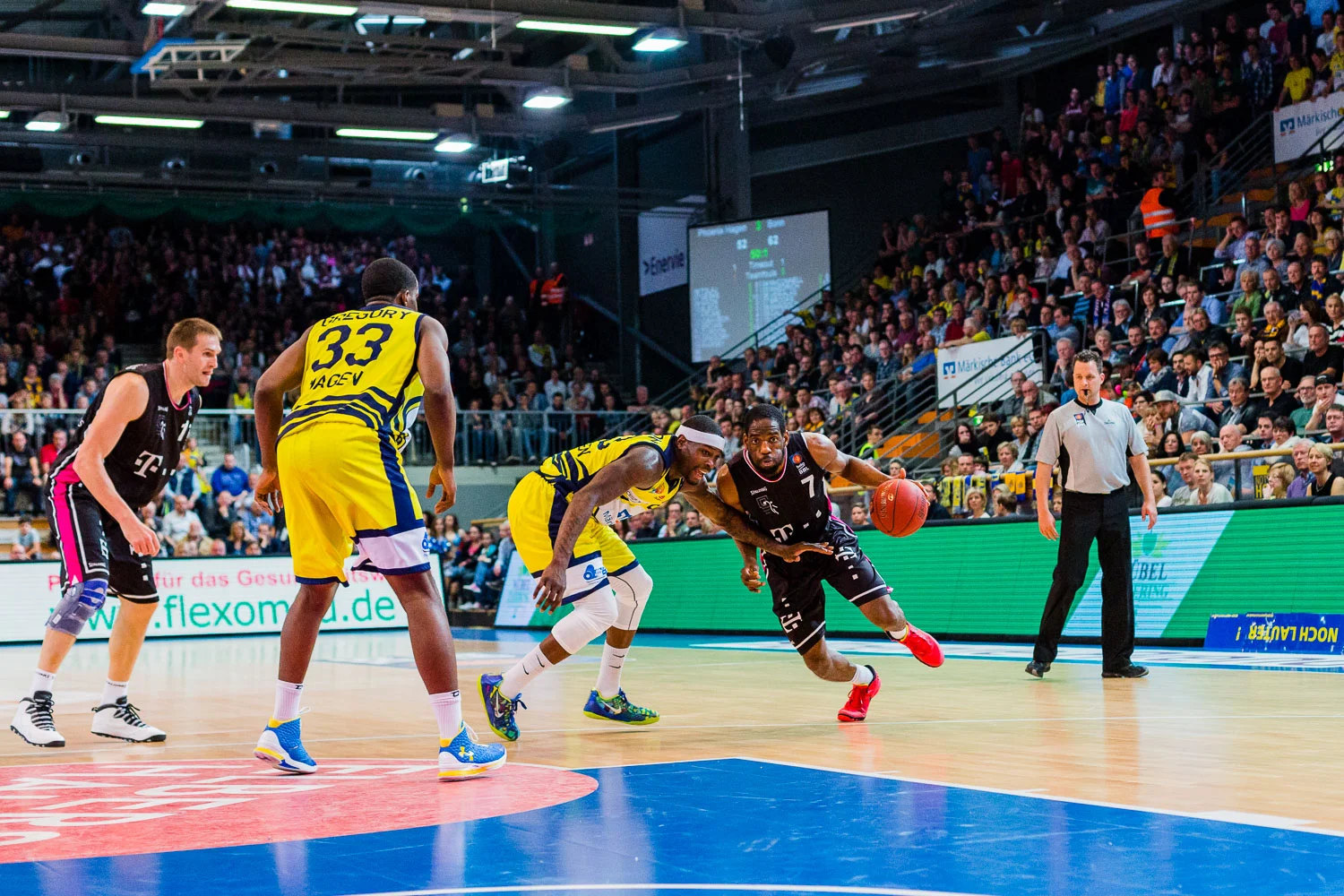 Phoenix Hagen vs. Telekom Baskets Bonn - 16.04.2015, Enervie Are