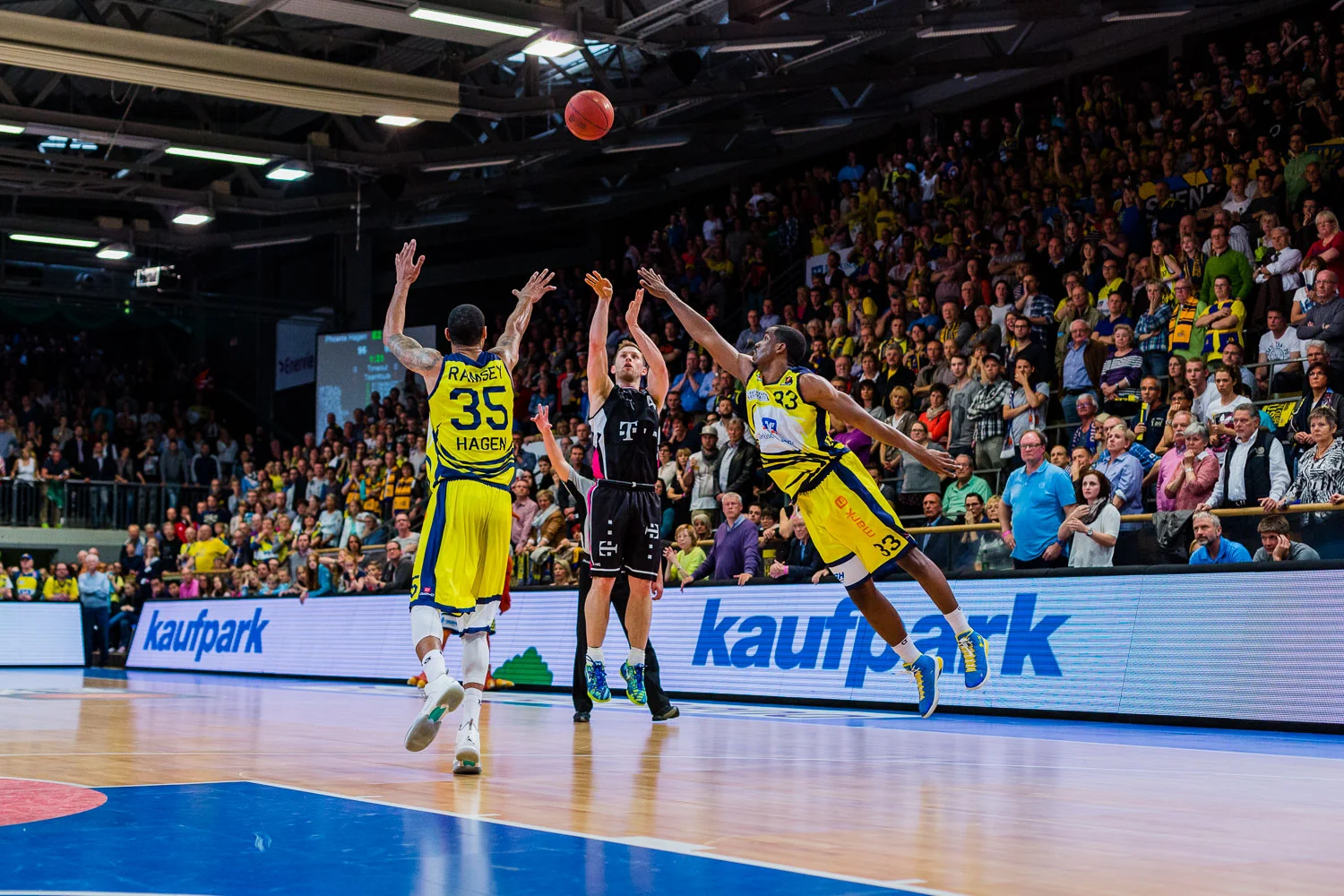 Phoenix Hagen vs. Telekom Baskets Bonn - 16.04.2015, Enervie Are