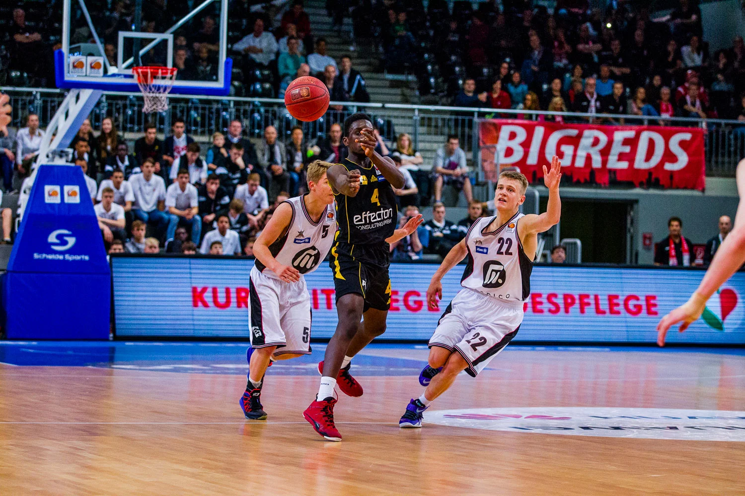 HAGEN, GERMANY - Mai 17, 2015: JBBL TOP4, Young Dragons Quakenbr