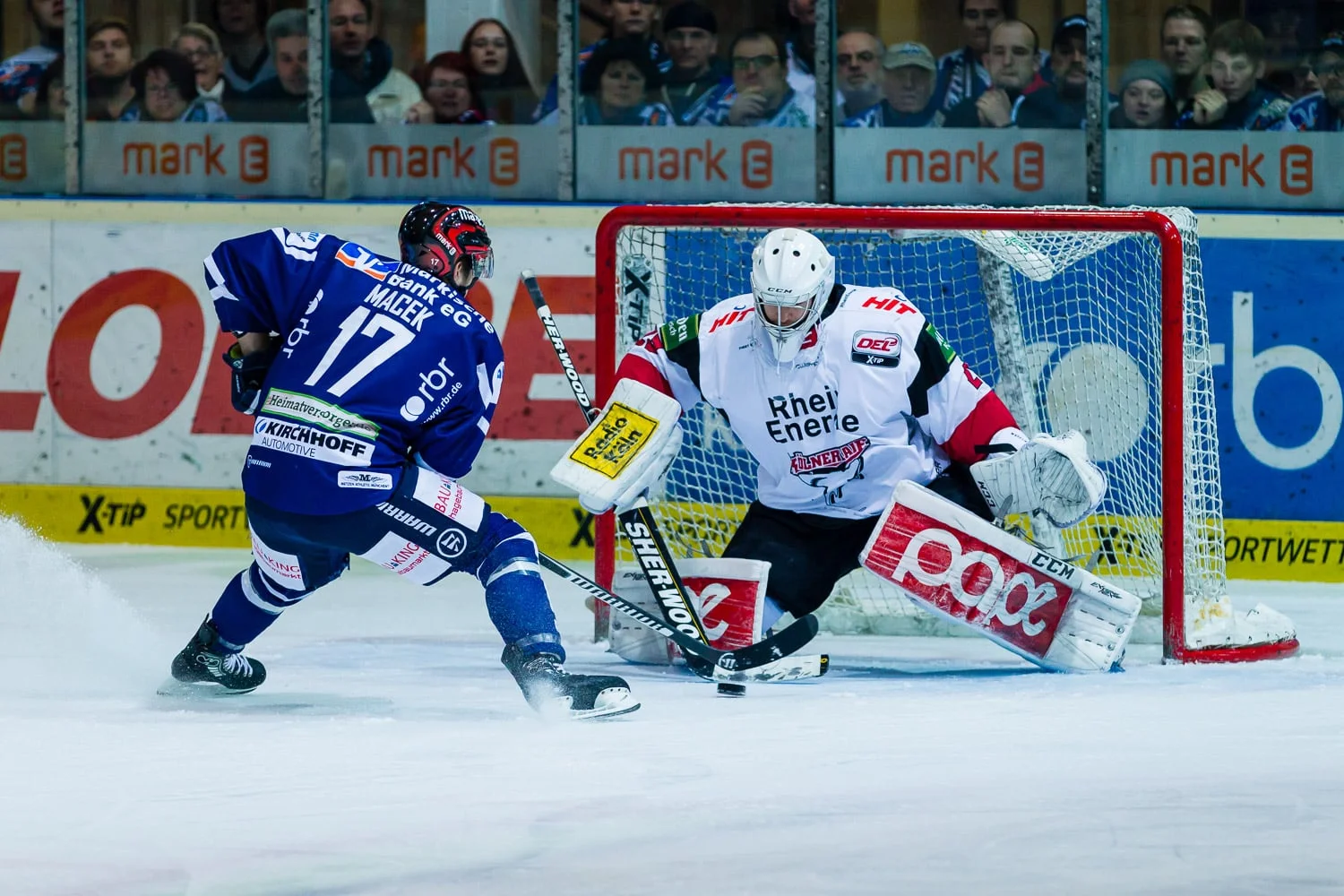 Eishockey - DEL - Iserlohn Roosters - Kölner Haie