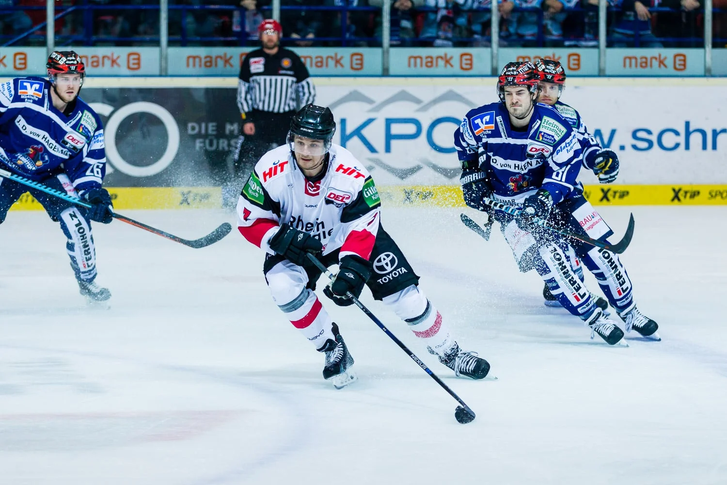 Eishockey - DEL - Iserlohn Roosters - Kölner Haie