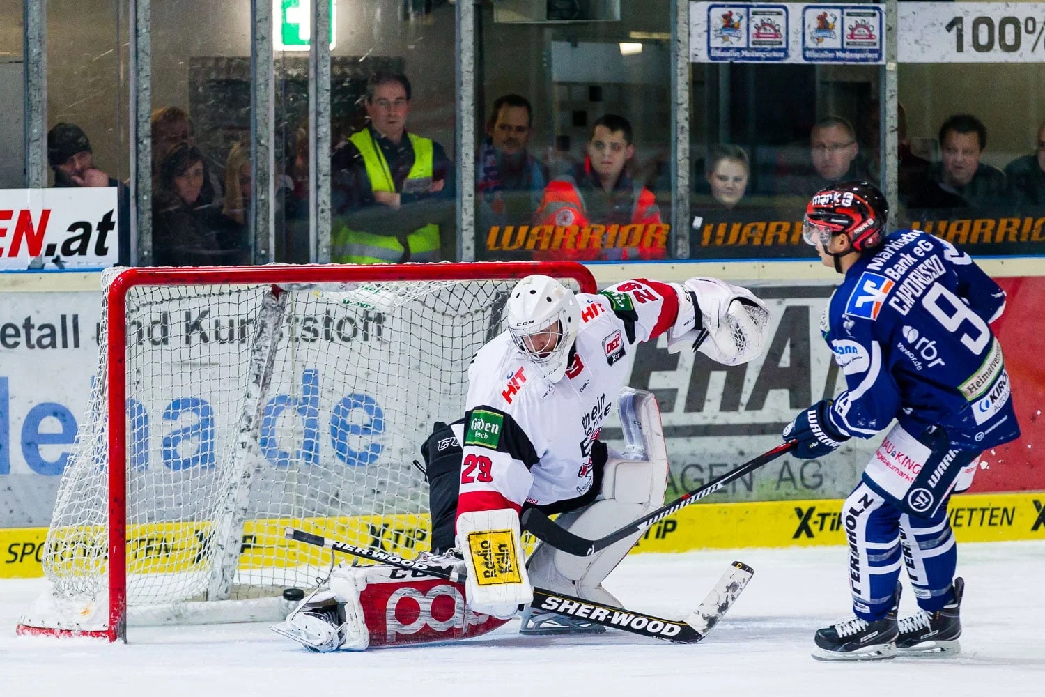 Eishockey - DEL - Iserlohn Roosters - Kölner Haie