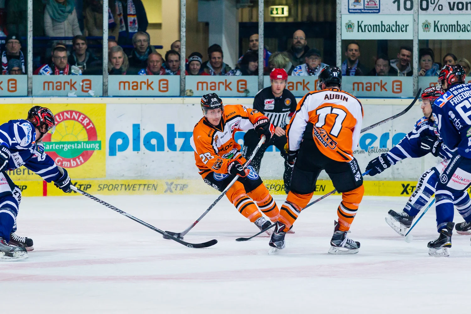 Eishockey - DEL - Iserlohn Roosters - Grizzlys Wolfsburg