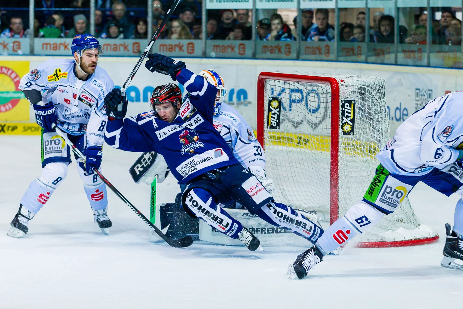 Eishockey - DEL - Iserlohn Roosters - Straubing Tigers