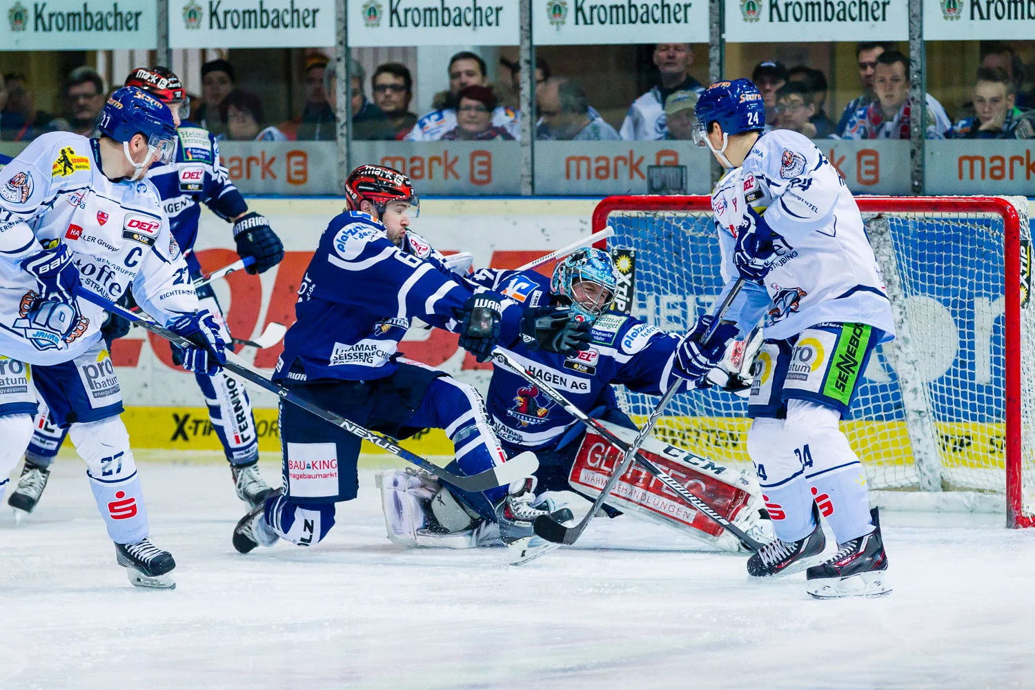 Eishockey - DEL - Iserlohn Roosters - Straubing Tigers
