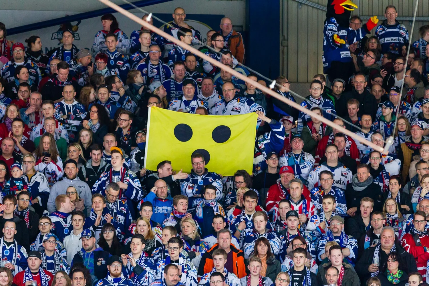 Eishockey - DEL - Iserlohn Roosters - Straubing Tigers