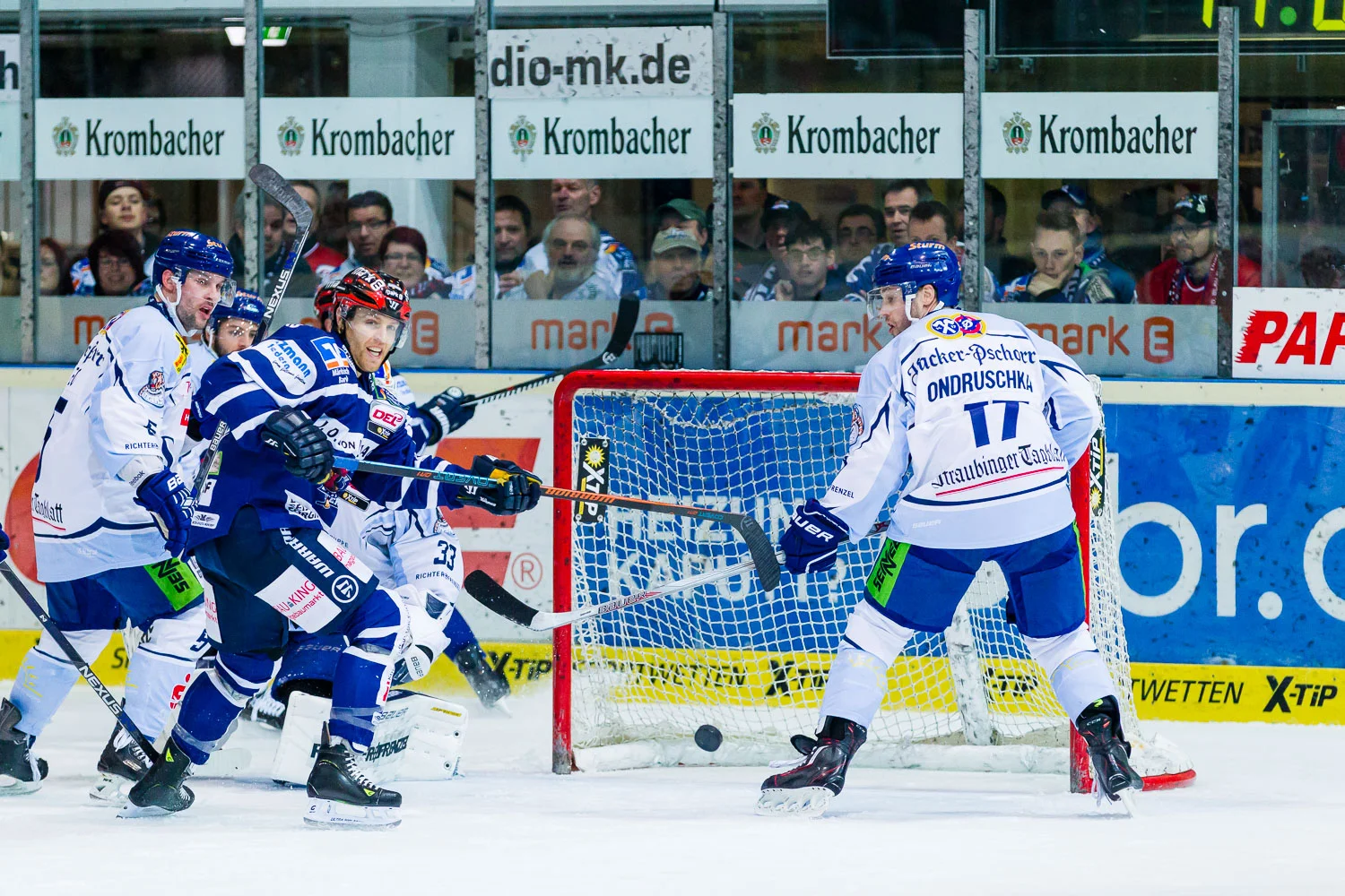Eishockey - DEL - Iserlohn Roosters - Straubing Tigers