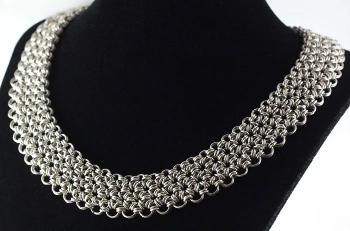 Opera Collar