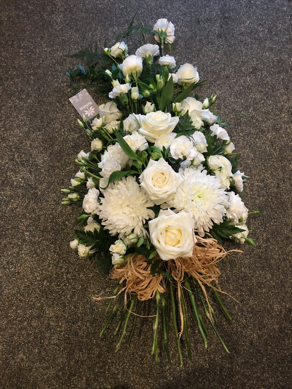 Casket Spray #3006 :: Roberts Floral and Gifts