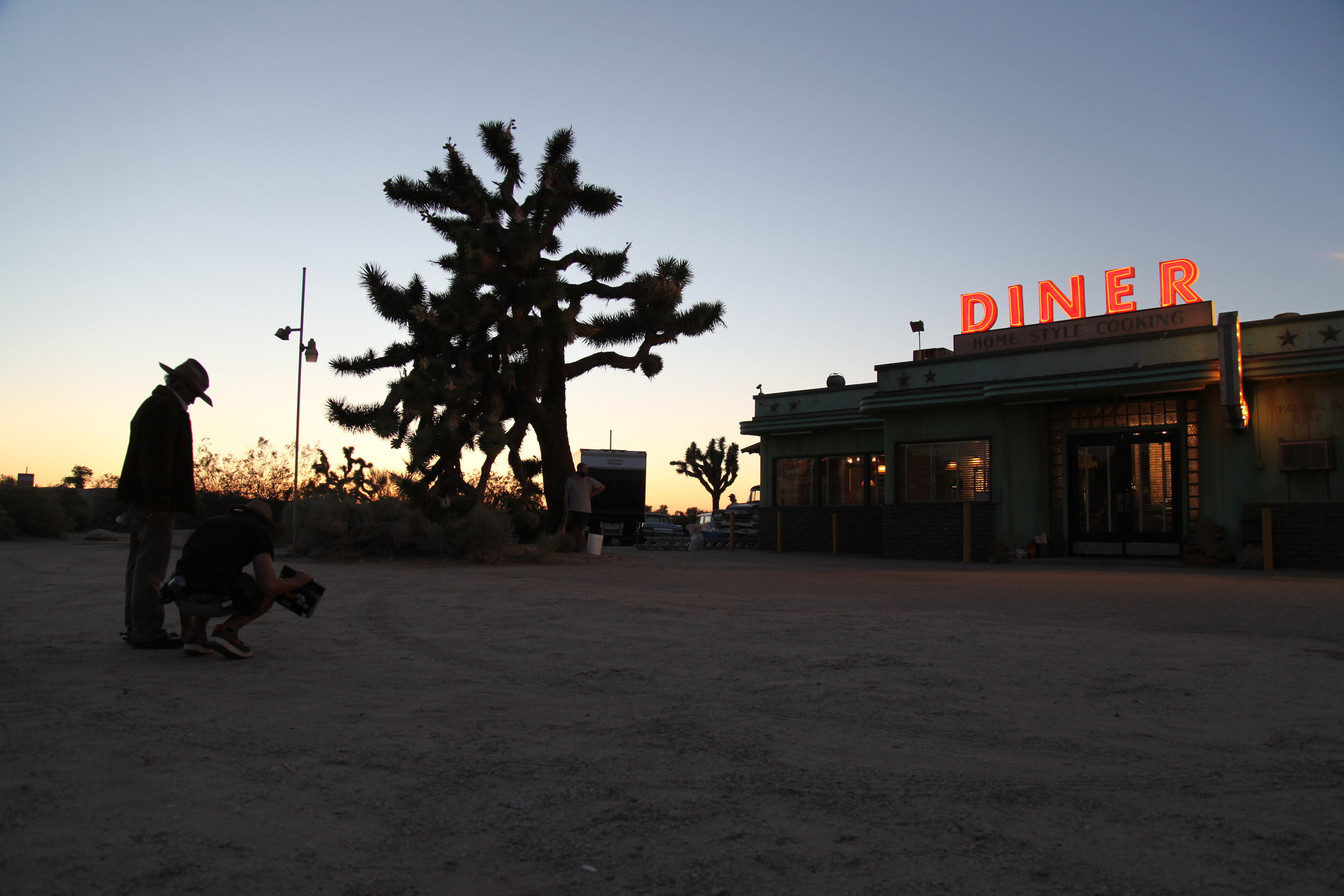 dusk_at_the_diner.jpg