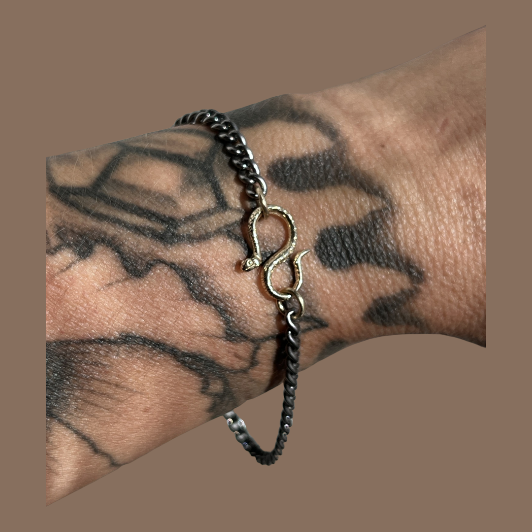 232FF7B9-3634-499F-B157-709B025B9946